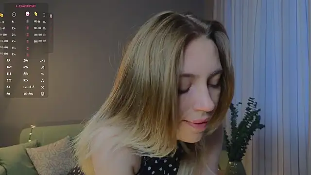 Snapshot of BlondeKelly chatting on 06-21-26, 05:08 BlondeKelly online show from 06-21-26, 05:08