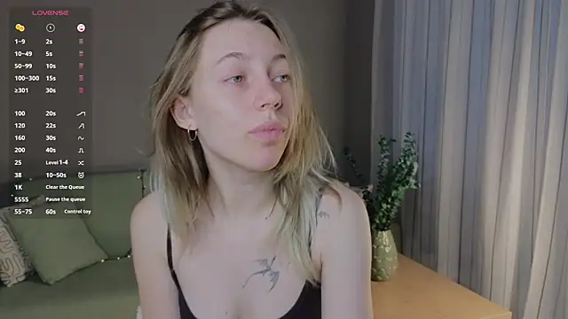 Snapshot of BlondeKelly chatting on 07-04-26, 05:17 BlondeKelly online show from 07-04-26, 05:17