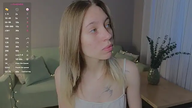 Snapshot of BlondeKelly chatting on 07-11-26, 05:02 BlondeKelly online show from 07-11-26, 05:02