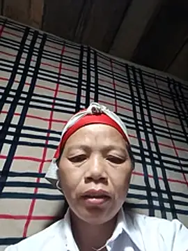 Snapshot of Elfledaa chatting on 06-02-26, 06:19 Elfledaa online show from 06-02-26, 06:19