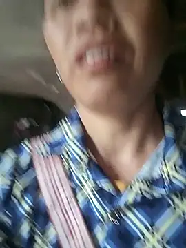 Snapshot of Elfledaa chatting on 06-17-26, 10:03 Elfledaa online show from 06-17-26, 10:03