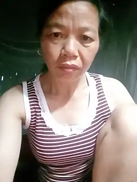 Snapshot of Elfledaa chatting on 06-28-26, 10:27 Elfledaa online show from 06-28-26, 10:27
