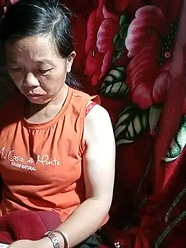 Snapshot of Elfledaa chatting on 07-15-26, 11:28 Elfledaa online show from 07-15-26, 11:28