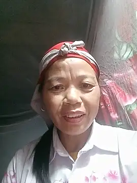 Snapshot of Elfledaa chatting on 06-16-26, 08:42 Elfledaa online show from 06-16-26, 08:42