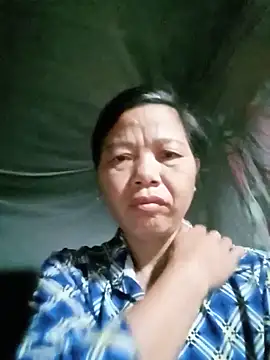 Snapshot of Elfledaa chatting on 06-20-26, 10:04 Elfledaa online show from 06-20-26, 10:04