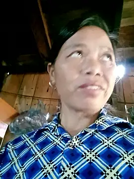 Snapshot of Elfledaa chatting on 06-23-26, 03:37 Elfledaa online show from 06-23-26, 03:37