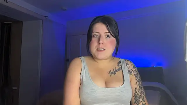 LucyLou31 online show from 06-13-26, 11:02