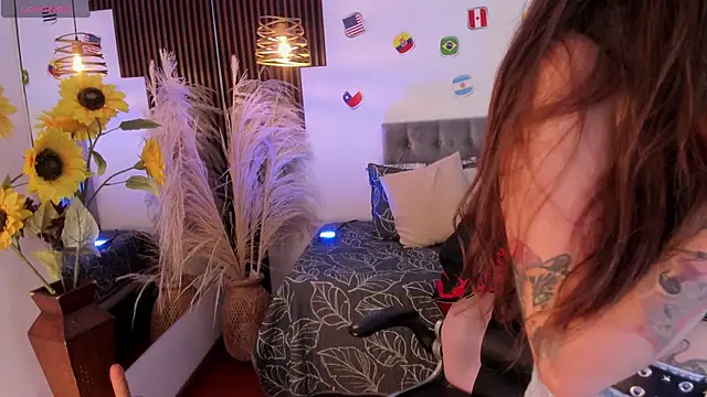 Snapshot of Scarlett__Cooper__1 chatting on 06-19-26, 01:06 Scarlett Cooper 1 online show from 06-19-26, 01:06
