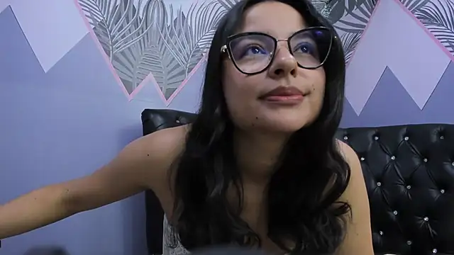 Snapshot of AuroraGreyy chatting on 07-03-26, 11:39 AuroraGreyy online show from 07-03-26, 11:39