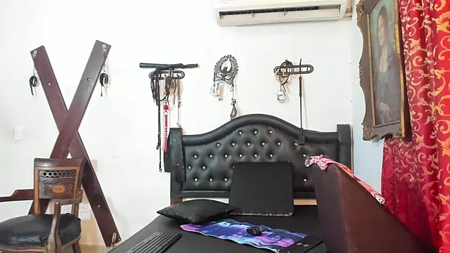 Snapshot of MartinaXBob chatting on 05-29-26, 02:28 MartinaXBob online show from 05-29-26, 02:28