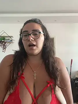 Snapshot of CurvyyMomy chatting on 08-08-26, 01:18 CurvyyMomy online show from 08-08-26, 01:18