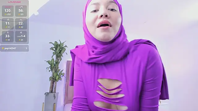 Snapshot of dalilaa__ chatting on 05-24-26, 04:18 dalilaa online show from 05-24-26, 04:18