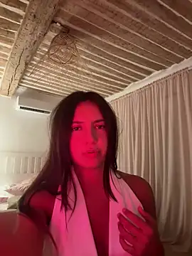 Snapshot of Lolafontaine2008 chatting on 07-18-26, 08:28 Lolafontaine2008 online show from 07-18-26, 08:28