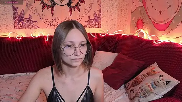 Snapshot of stella_naughty chatting on 06-04-26, 05:28 stella naughty online show from 06-04-26, 05:28