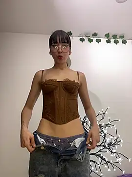Snapshot of JeyLuxx chatting on 06-11-26, 06:32 JeyLuxx online show from 06-11-26, 06:32