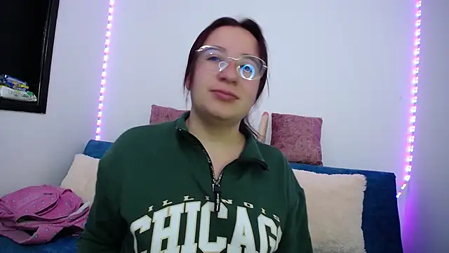 Snapshot of Camila_Saenz_0 chatting on 05-29-26, 02:12 Camila Saenz 0 online show from 05-29-26, 02:12