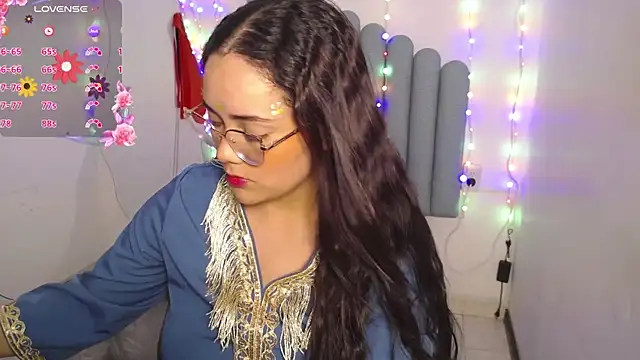 Snapshot of farah_samira chatting on 05-27-26, 07:10 farah samira online show from 05-27-26, 07:10