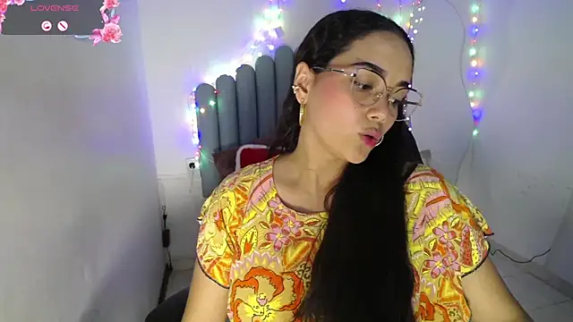 Snapshot of farah_samira chatting on 06-26-26, 07:31 farah samira online show from 06-26-26, 07:31
