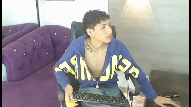 Snapshot of Ahdamnnxx_ chatting on 05-27-26, 07:32 Ahdamnnxx online show from 05-27-26, 07:32