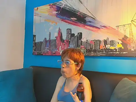 Snapshot of Madame_mature1 chatting on 06-05-26, 08:03 Madame mature1 online show from 06-05-26, 08:03