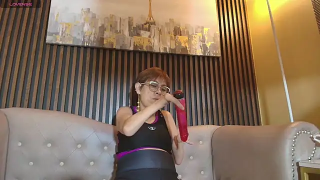 Snapshot of Madame_mature1 chatting on 06-20-26, 06:57 Madame mature1 online show from 06-20-26, 06:57