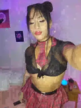 Snapshot of Medusa_Hot69 chatting on 05-27-26, 04:31 Medusa Hot69 online show from 05-27-26, 04:31