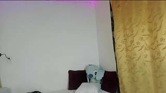 Snapshot of michdan1 chatting on 05-29-26, 01:11 michdan1 online show from 05-29-26, 01:11