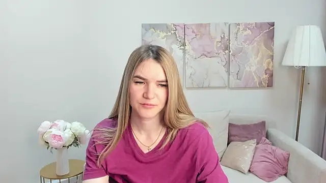 Snapshot of RoxyReignn chatting on 05-28-26, 10:48 RoxyReignn online show from 05-28-26, 10:48