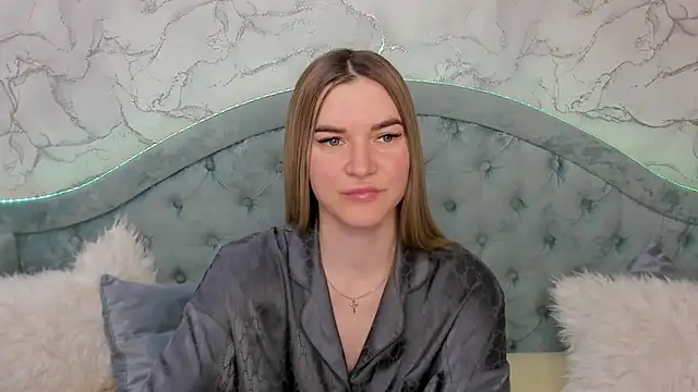 Snapshot of RoxyReignn chatting on 06-06-26, 11:32 RoxyReignn online show from 06-06-26, 11:32