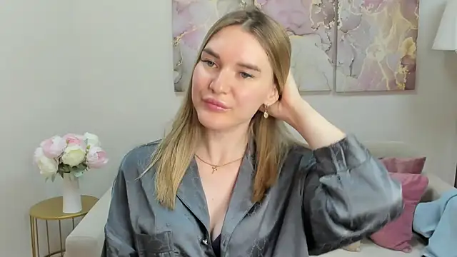 Snapshot of RoxyReignn chatting on 06-11-26, 12:32 RoxyReignn online show from 06-11-26, 12:32