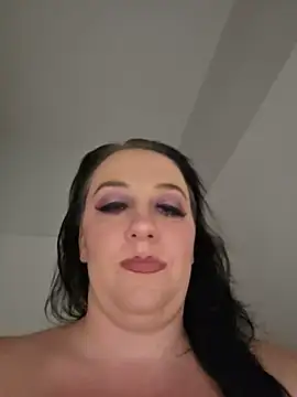 Snapshot of CreamVixen chatting on 05-26-26, 05:05 CreamVixen online show from 05-26-26, 05:05