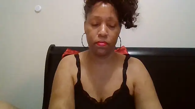Snapshot of MsDeeLive chatting on 05-27-26, 04:31 MsDeeLive online show from 05-27-26, 04:31