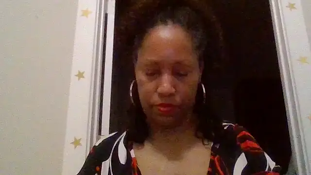 Snapshot of MsDeeLive chatting on 06-05-26, 04:50 MsDeeLive online show from 06-05-26, 04:50