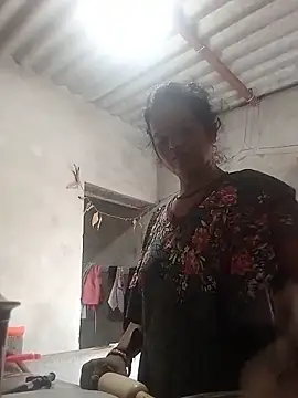 Snapshot of Cut_payi chatting on 06-19-26, 12:49 Cut payi online show from 06-19-26, 12:49