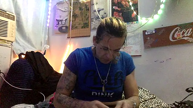 VanillaSnowcones online show from 06-05-26, 03:33