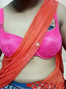 Snapshot of roopa__ chatting on 06-03-26, 01:06 roopa online show from 06-03-26, 01:06