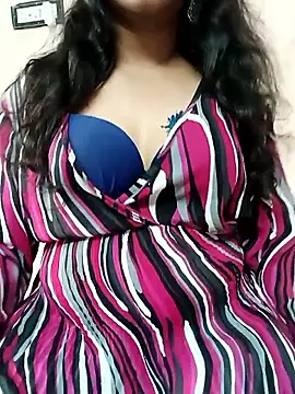 Snapshot of roopa__ chatting on 06-05-26, 08:53 roopa online show from 06-05-26, 08:53