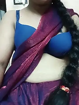 Snapshot of roopa__ chatting on 06-03-26, 02:33 roopa online show from 06-03-26, 02:33