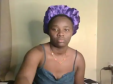 Snapshot of roziebeauty chatting on 06-25-26, 02:31 roziebeauty online show from 06-25-26, 02:31