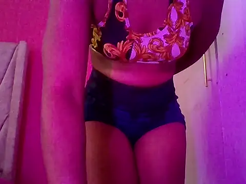 Snapshot of thaisleen chatting on 06-26-26, 05:02 thaisleen online show from 06-26-26, 05:02
