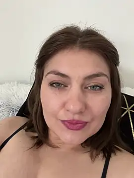 Snapshot of babyella13 chatting on 06-30-26, 11:21 babyella13 online show from 06-30-26, 11:21