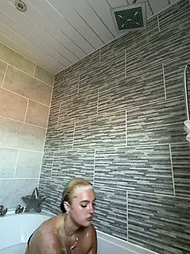 Snapshot of naughtygirl6989 chatting on 07-15-26, 04:03 naughtygirl6989 online show from 07-15-26, 04:03