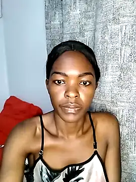 Snapshot of DarkHoneyQueen chatting on 05-26-26, 06:28 DarkHoneyQueen online show from 05-26-26, 06:28
