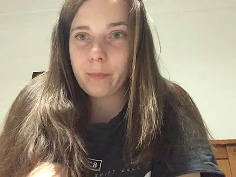 Snapshot of Maisie_01 chatting on 05-27-26, 08:05 Maisie 01 online show from 05-27-26, 08:05