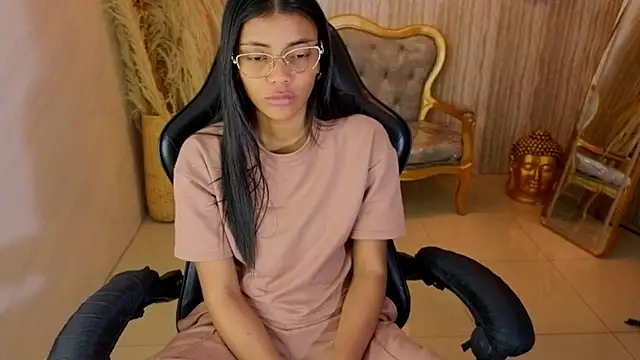 valentina gomez s online show from 07-13-26, 07:46