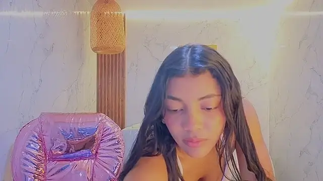 valentina gomez s online show from 06-02-26, 12:38