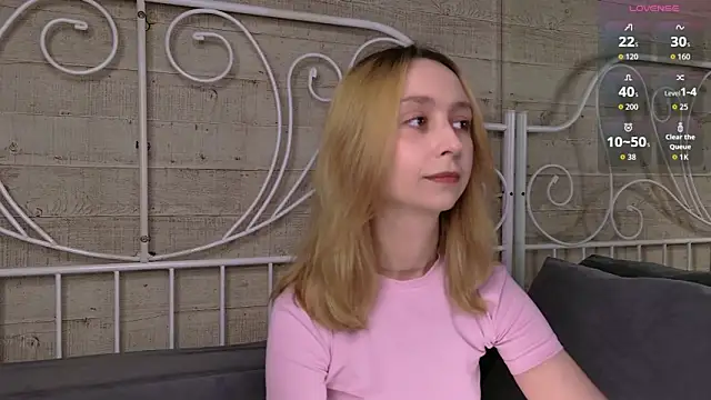 Snapshot of RachelVacsler chatting on 06-09-26, 03:46 RachelVacsler online show from 06-09-26, 03:46