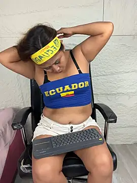 Snapshot of LyraMilano chatting on 06-20-26, 12:54 LyraMilano online show from 06-20-26, 12:54