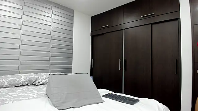 Snapshot of XimenaRose chatting on 07-13-26, 12:54 XimenaRose online show from 07-13-26, 12:54