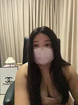 Snapshot of Luckysisi-s chatting on 07-16-26, 01:02 Luckysisi-s online show from 07-16-26, 01:02
